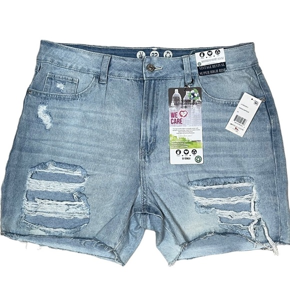 Peace, Love, Eco Shorts by Rewash - Picture 2 of 6